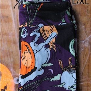 Kids Halloween Leggings. #boo